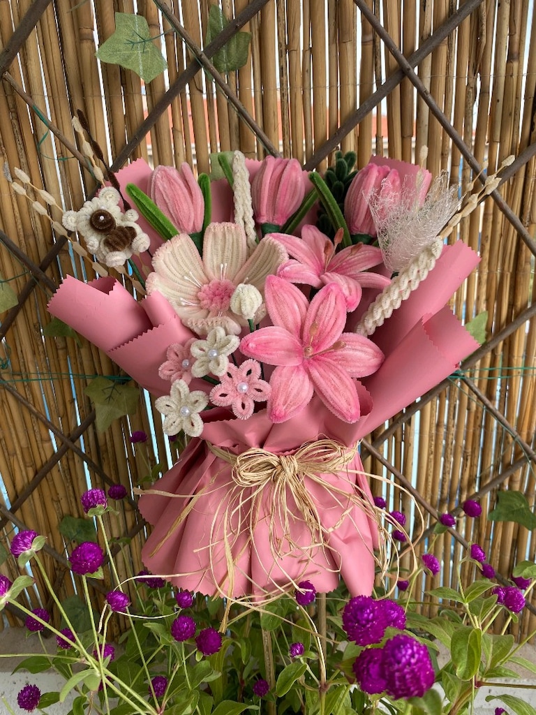Pembe şönil lilyum, lale buket - 4