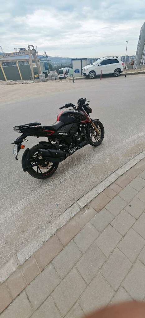 2024 TVS Apache RTR 200 4V – - 4