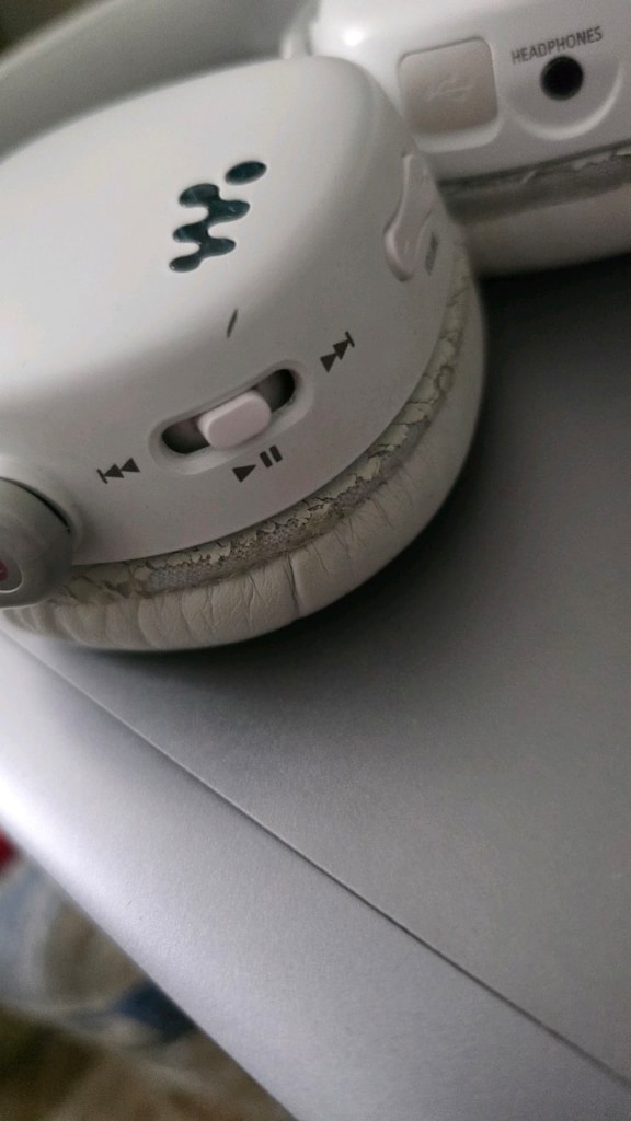 Sony NWZ-WH303 kulaklık, dahili MP3 çalar ve hoparlör - 4