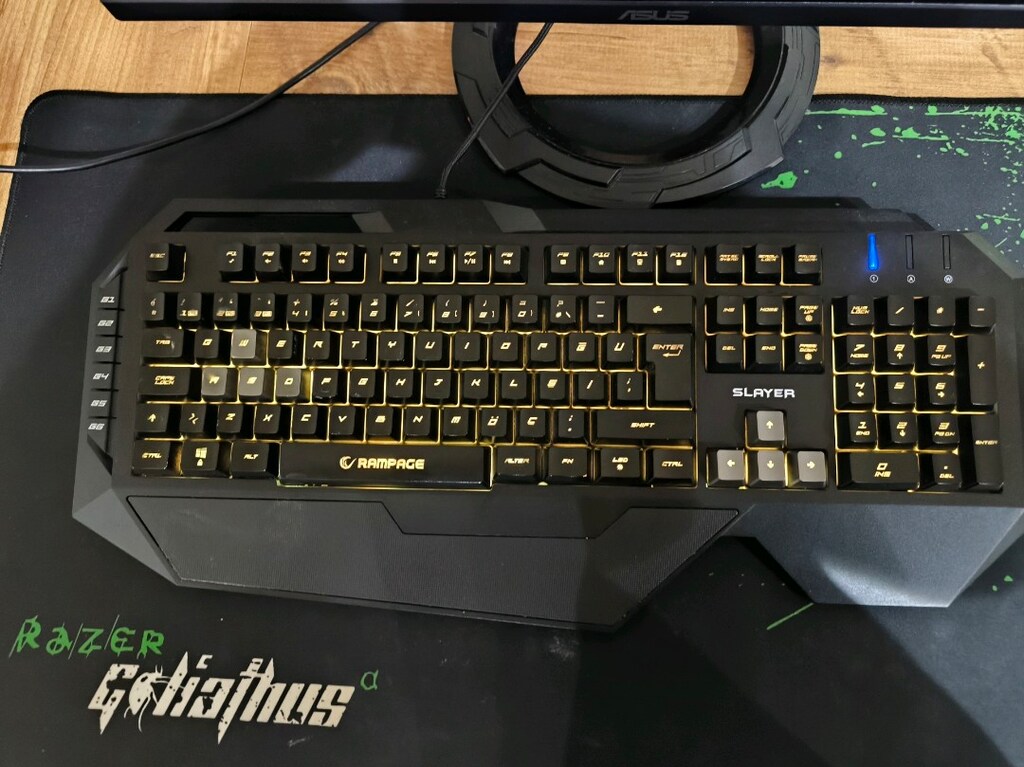 sıfır ayarında temiz rgb klavye - 4