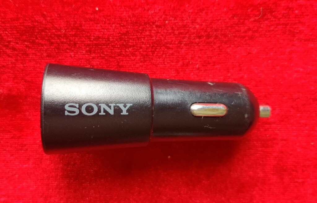 Sony CP-CADBCE Tek USB Çıkışlı 2.4 A Siyah Hızlı Araç Şarjı. - 2