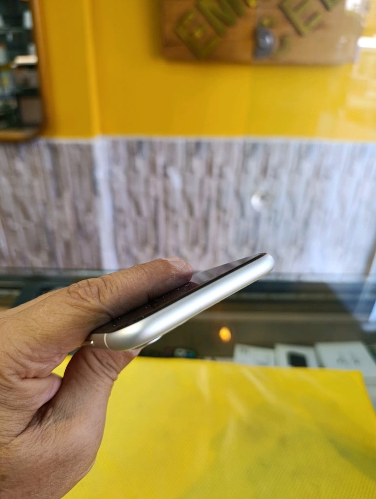 iPhone 11 TR - 5