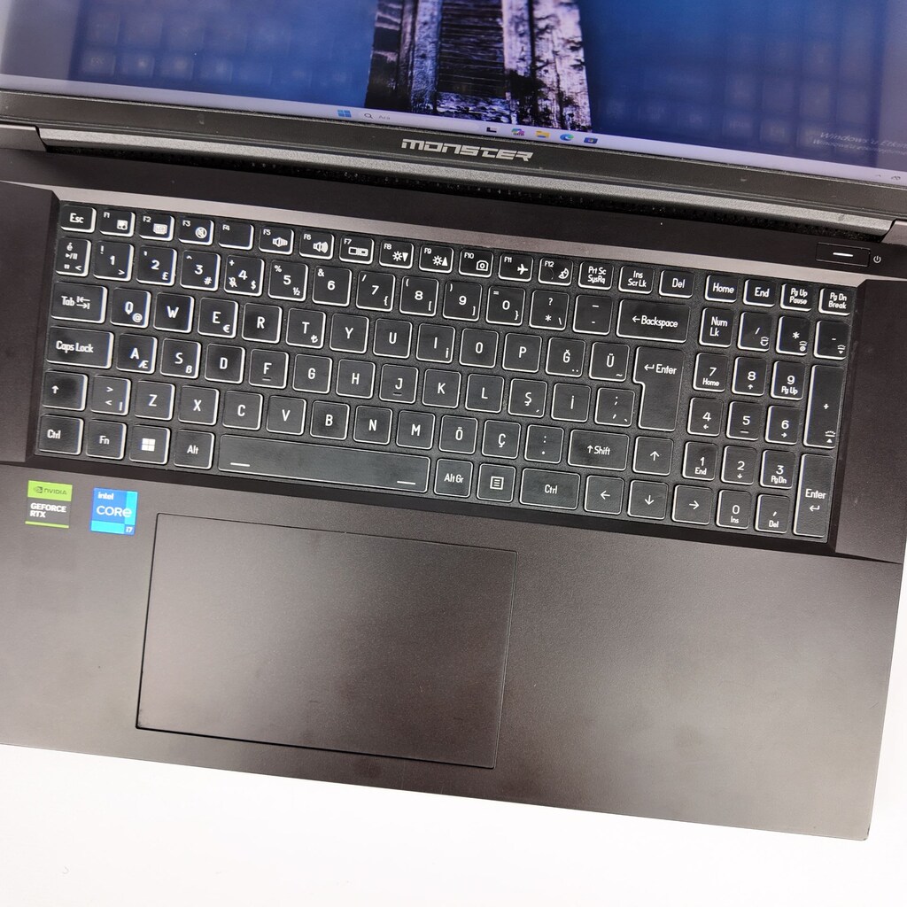 MONSTER ABRA A7 V15.2 İ7 12700H 16 GB RAM RTX 4050 17.3 INCH - 10