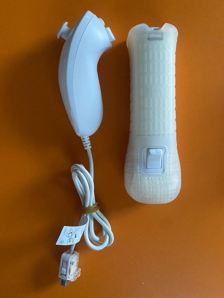 Nintendo Wii Remote ve Nunchuk Seti - Silikon Kılıflı - 2
