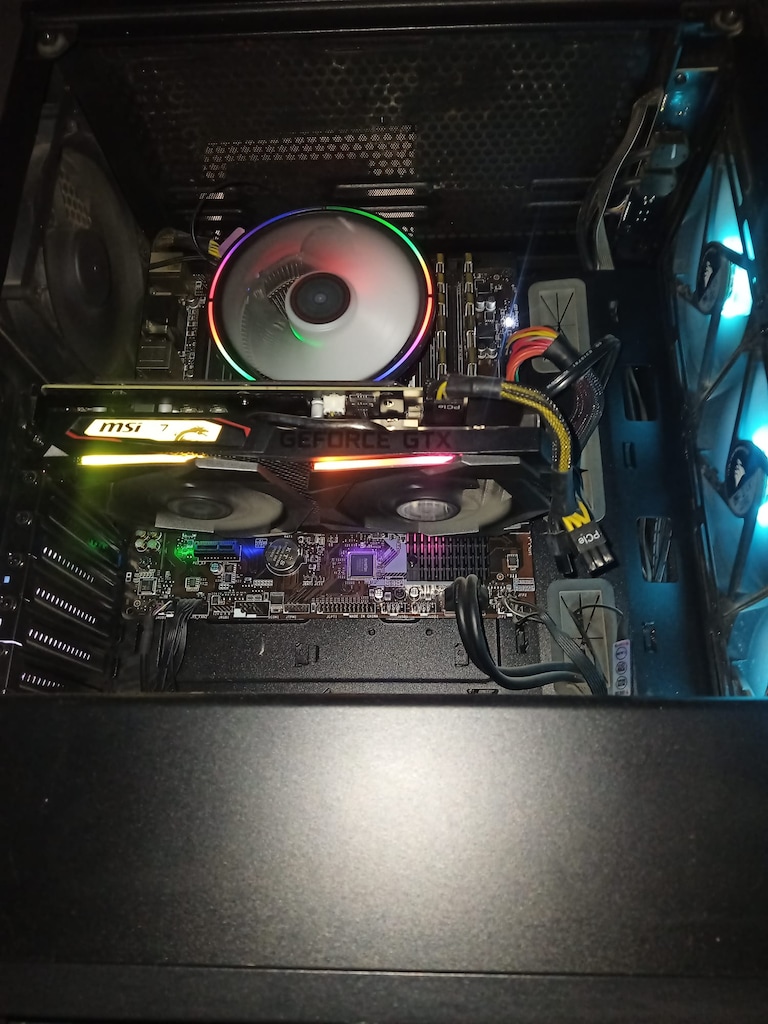 Ryzen 5 3600 + GTX 1660 Super + 16GB DDR4 Ram - 7