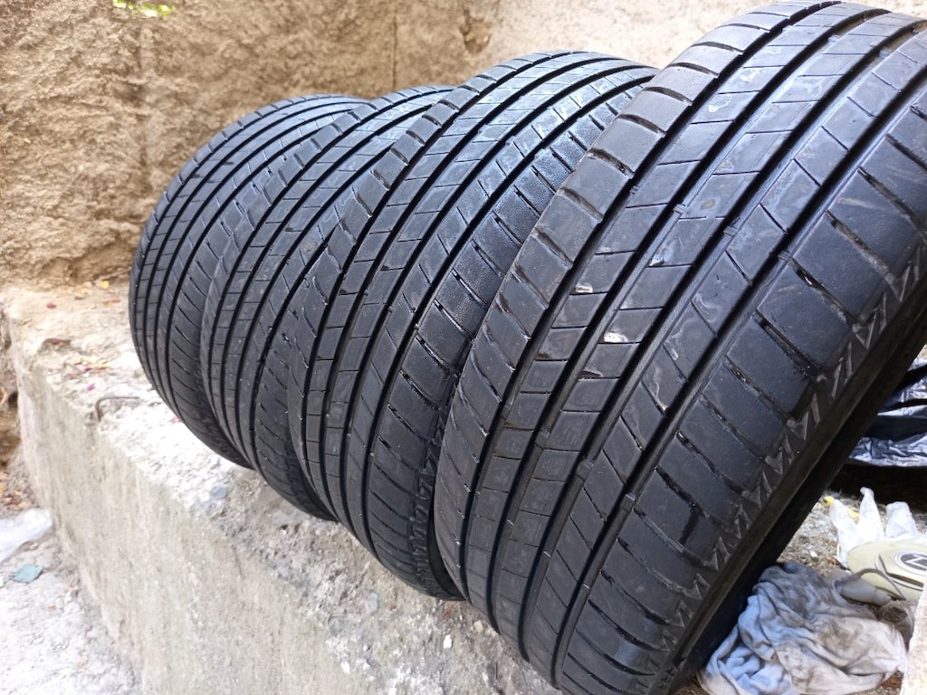 205/55/16 yazlık 2021 tarihli dişli güzel takim bridgestone - 2