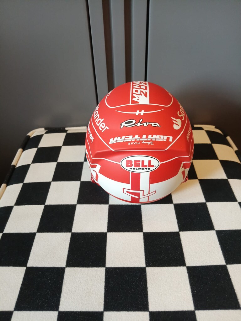 Leclerc 2022 Monaco Ferrari Formula 1 F1 1:2 Model Kask - 2