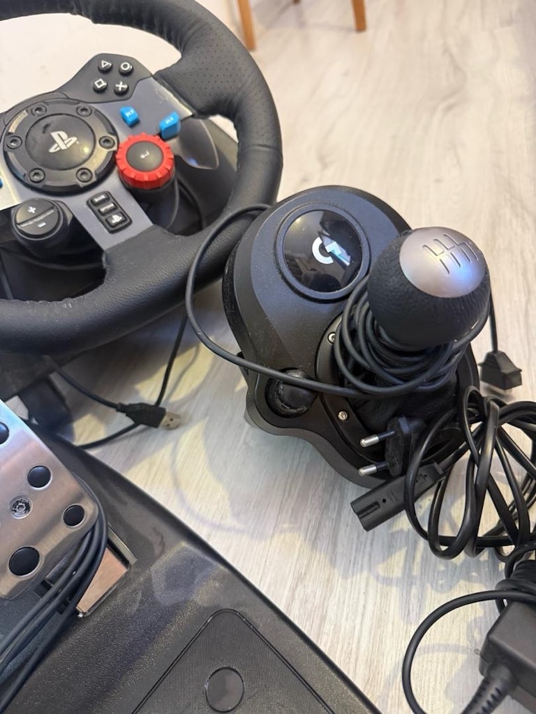 Logitech G29 Direksiyon Seti + Vites | PS4 PS5 PC | Yeni Gibi - 4