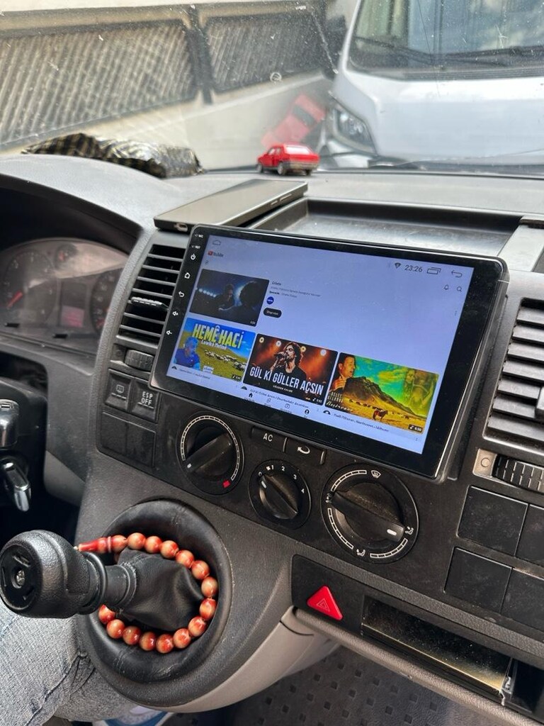 Volkswagen Transporter - 2