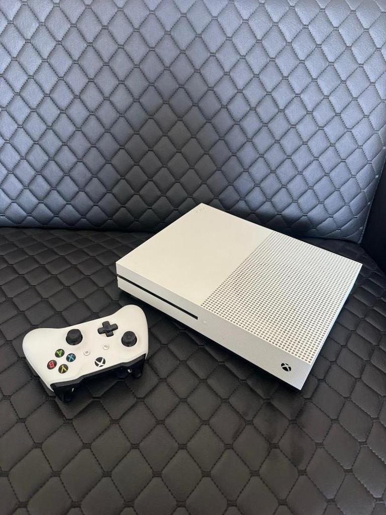 Xbox One S