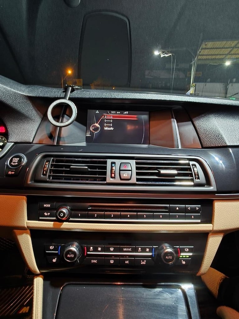 BMW 520i F10 2015 - 9