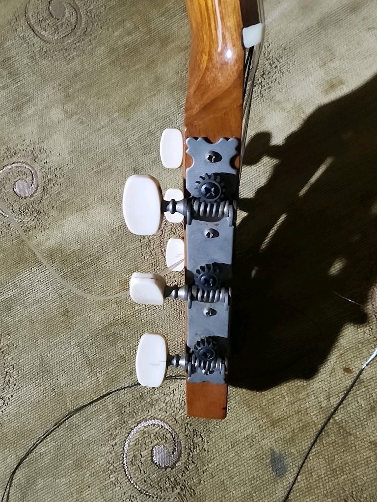 Aria AC-8 Concert Series Classic Guitar - 16