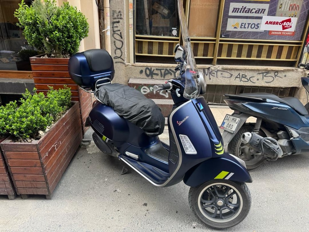 vespa gts T300 supertech temiz bakımlı - 2