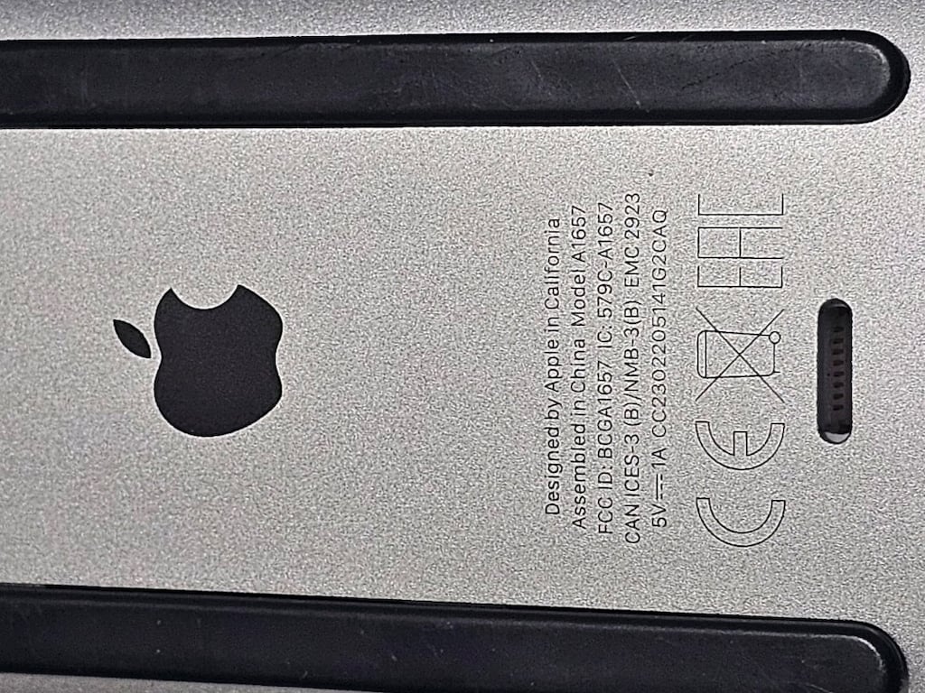 Apple Magic Mouse 2 - 4