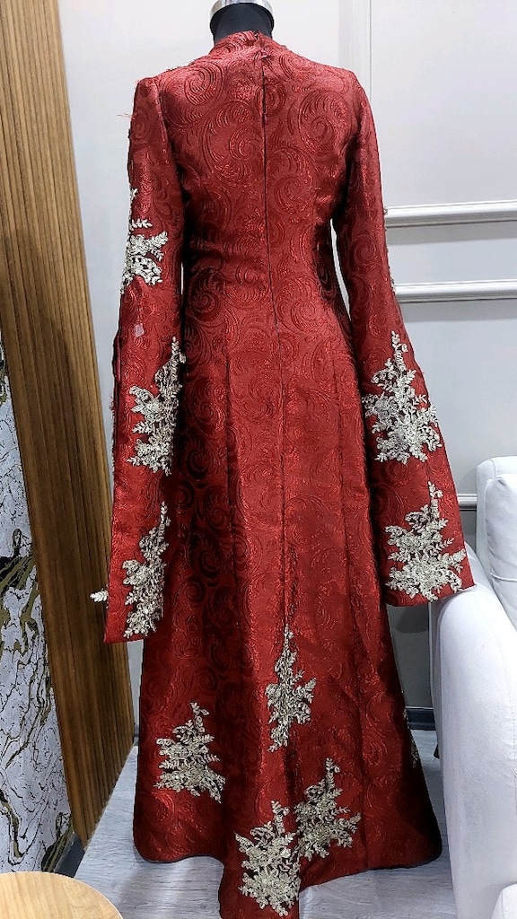 Kırmızı pantolonlu bindallı - 3