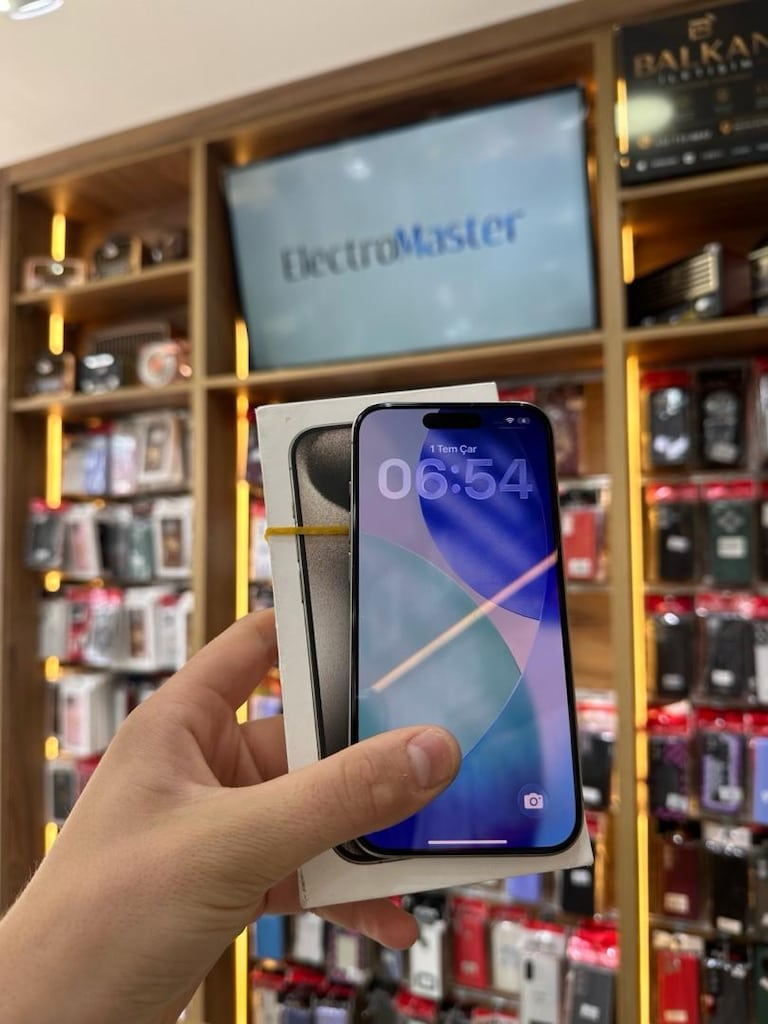 İPHONE 15 PRO 512 GB - 2
