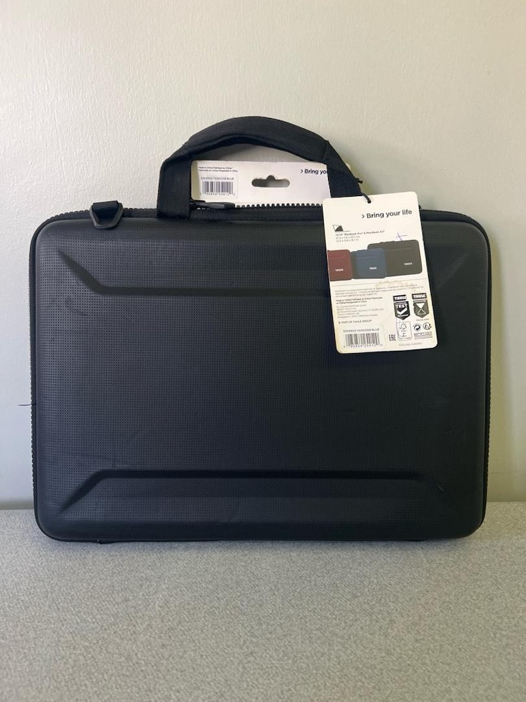 Thule 15.6” MacBook Laptop Çantası Sert Kasa Temiz - 4