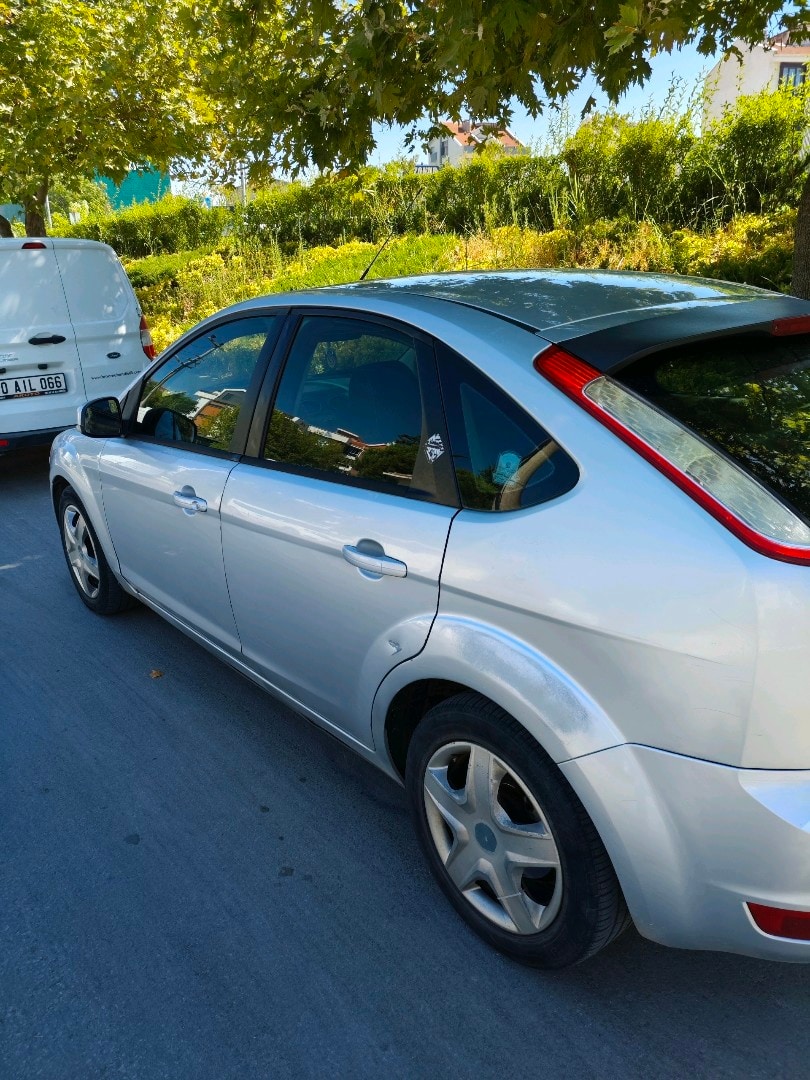 2011 Ford focus trend 6 - 7