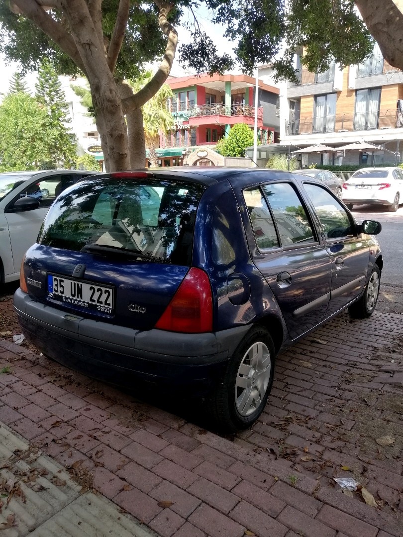 SAHİBİNDEN DÜŞÜK KİLOMETRELİ DEĞİŞENSİZ KLİMALI RENAULT clio 2 1.4 RTA - 4