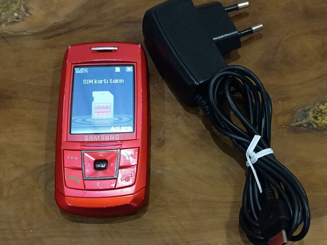 SAMSUNG CEP TELEFONU
