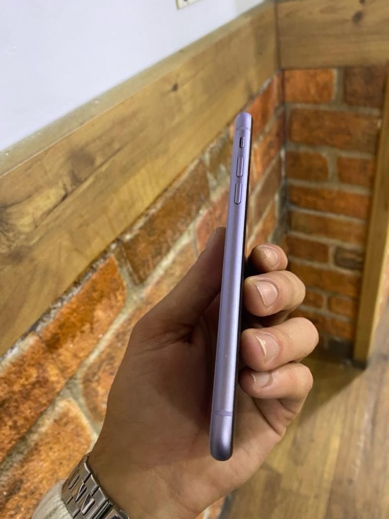 İPHONE 11 YURTICI HATASIZ TERTEMİZ 64 GB CIZIKSIZ HATASIZ - 3
