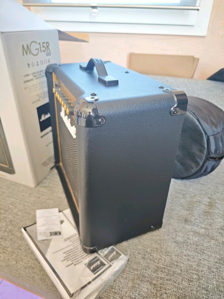 Marshall MG15R Gold Amfi – Temiz ve Bakımlı! 1 - 2 Kez kullanıldı - 3