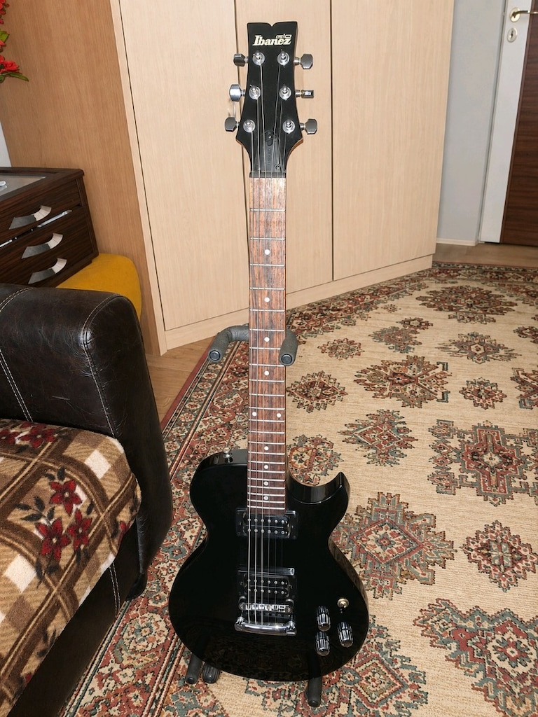 İBANEZ GIO GART60 ELEKTRO GİTAR + BOSS MT-2W WAZA CRAFT PEDAL + AMFİ