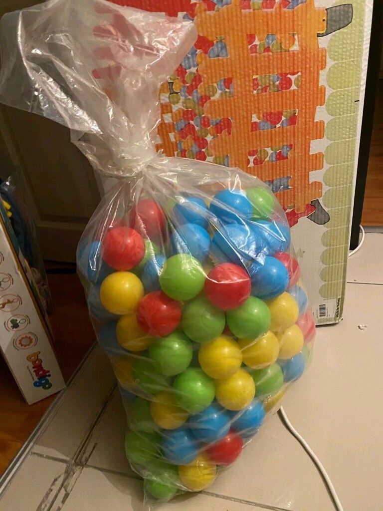 cocuk oyun çiti ve havuz toplari - 2