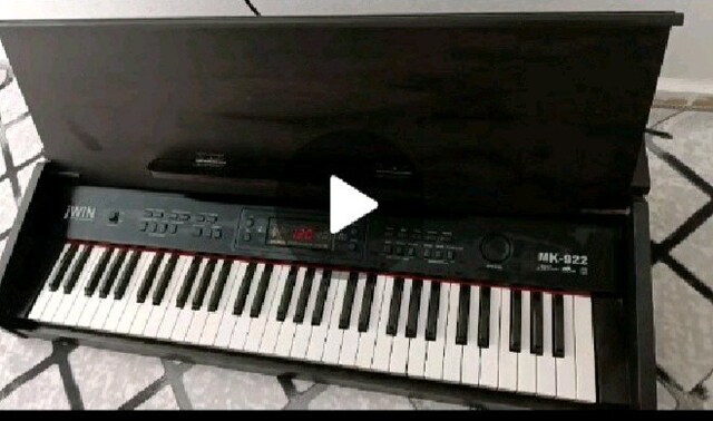 piyano. dijital mk922 61 tuşlu.