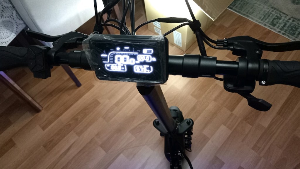 GOSMART XR200 ÖN VE ARKA SÜSPANSİYONLU ELEKTRİKLİ SCOOTER - 2