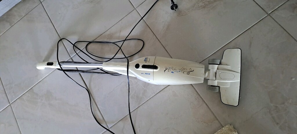 BLUE HOUSE DİKEY SÜPÜRGE 700W - 2
