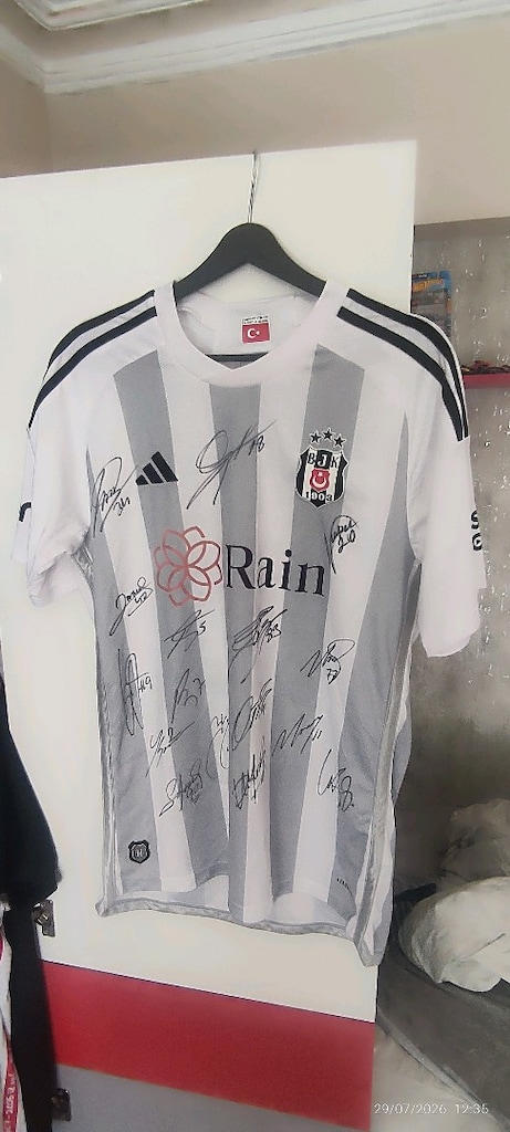 BEŞİKTAŞ TÜM TAKIM İMZALI MAÇ FORMASI