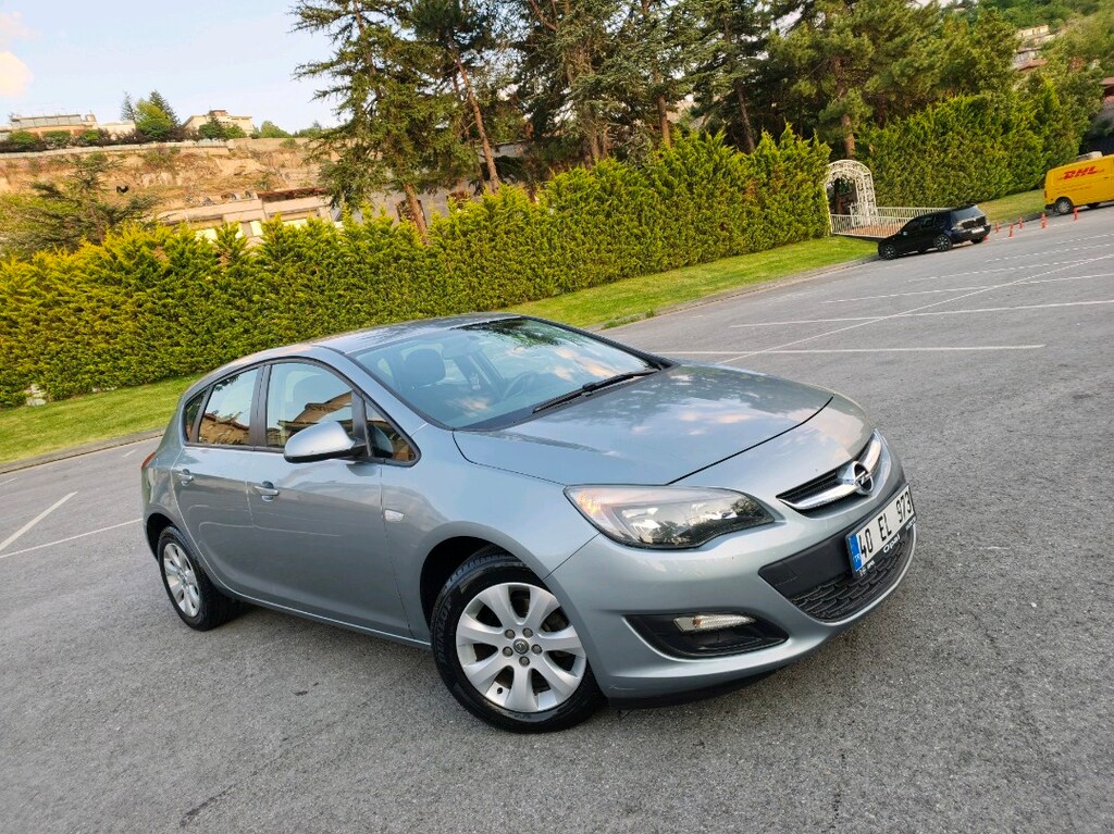 İlk Sahibinden Boyasız 2013 Model Opel Astra J 1.6 178.000 Km'de - 3