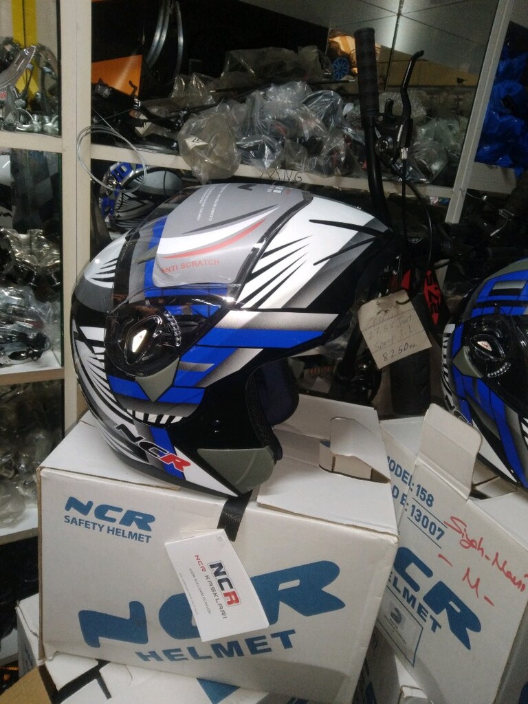 Çenelikli açılır kask - 3