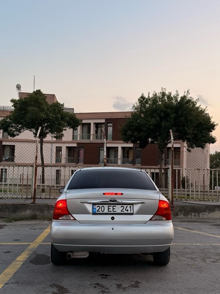 sahibinden temiz otomatik aile arabası - 5