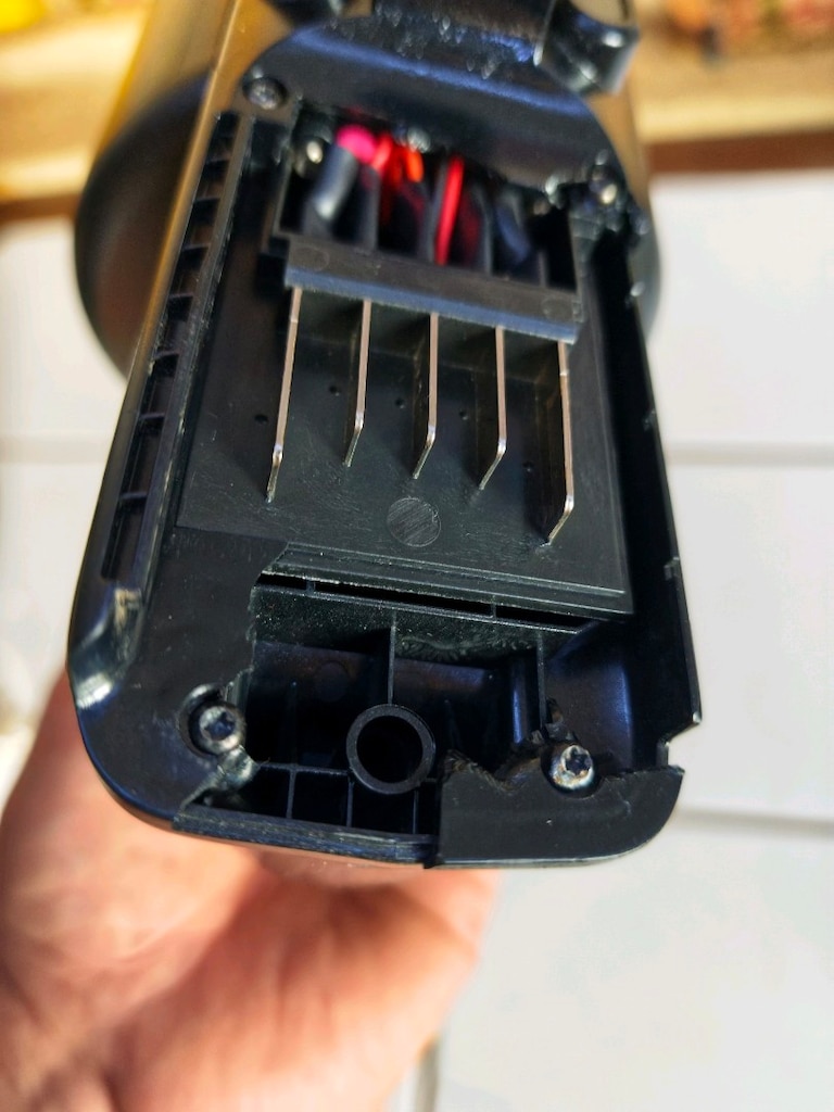 Philips 8000 Serisi Aqua Plus kablosuz dikey şarjlı süpürge XC8057/01 - 4