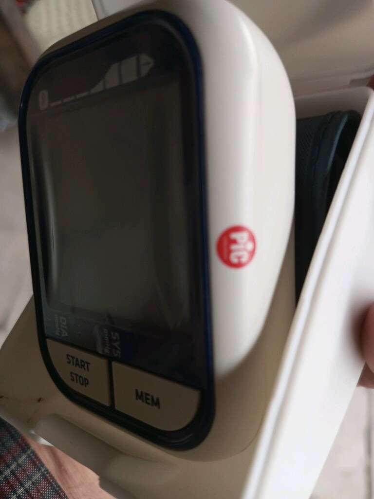 pic marka süper kalite sıfır yeni bilekten tansiyon ölçme aleti - 2