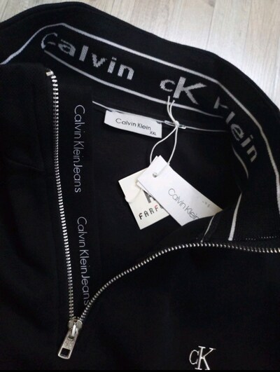 #Calvin Klein yarım fermuarlı sweatshirt siyah XXL beden de mevcut