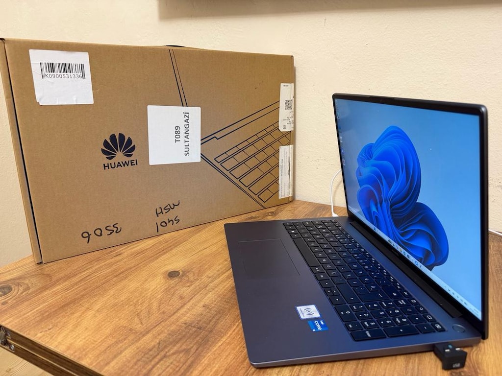 TERTEMİZ HUAWEİ MATEBOOK D16 MCLF-X - 12
