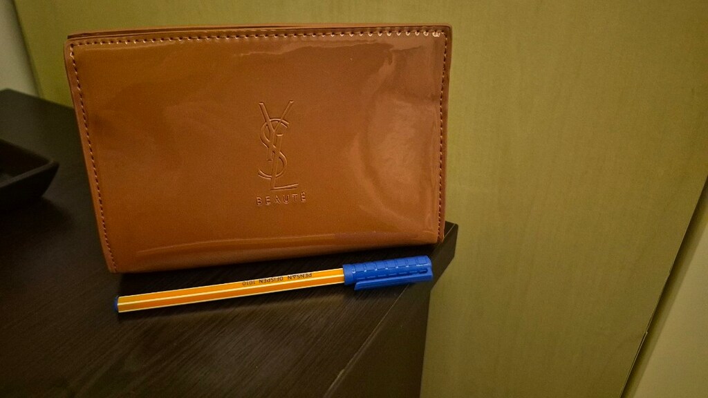 ysl orijinal makyaj çantası