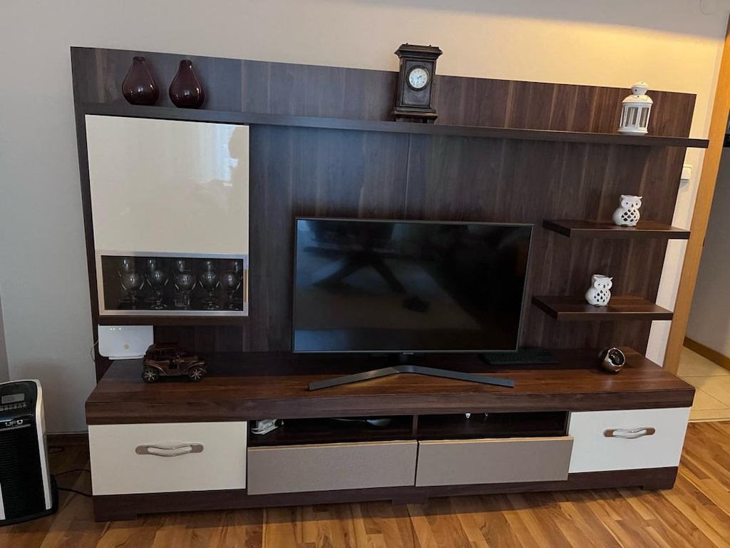 Televizyon Ünitesi / Evden ayrılmama son 10 gün geleni üzmem - 2