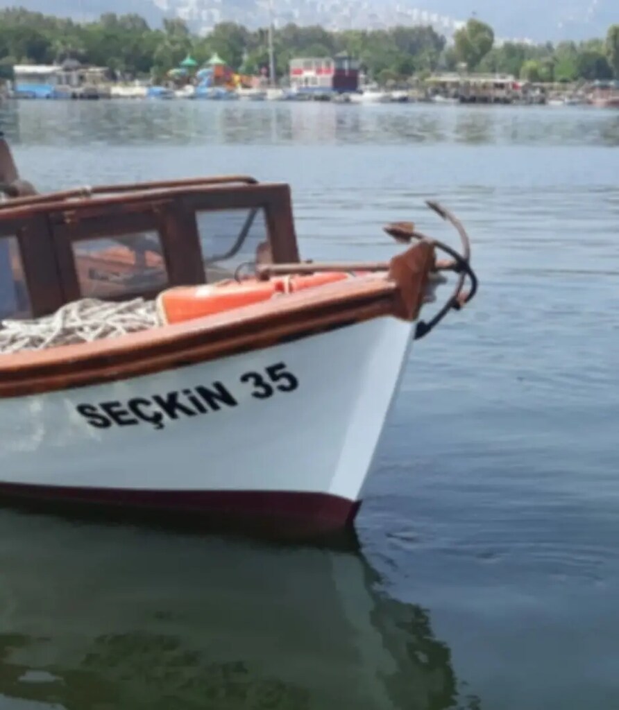 Balıkçı teknesi yeri ile birlikte - 4