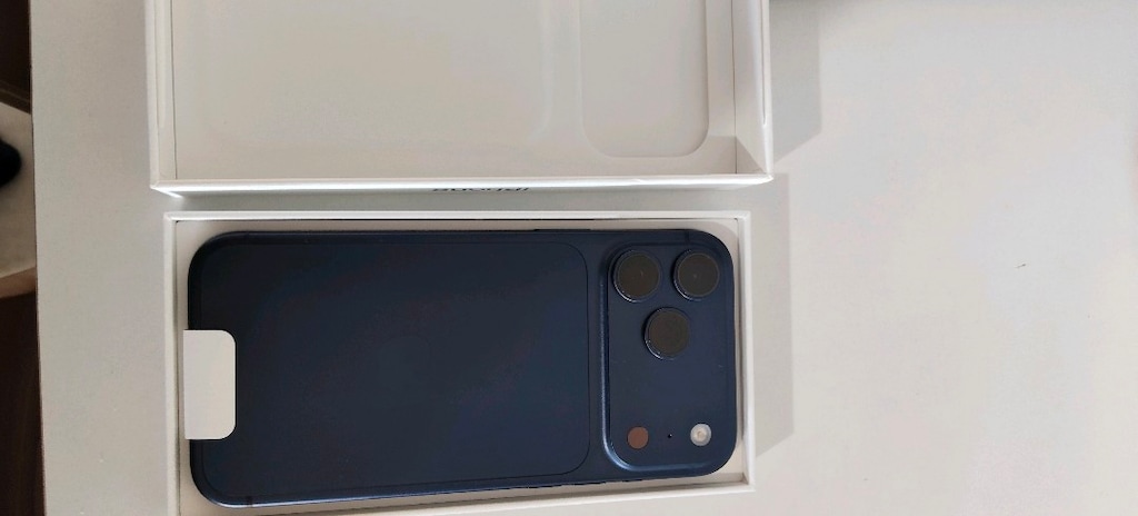 iPhone 17 pro Max - 2