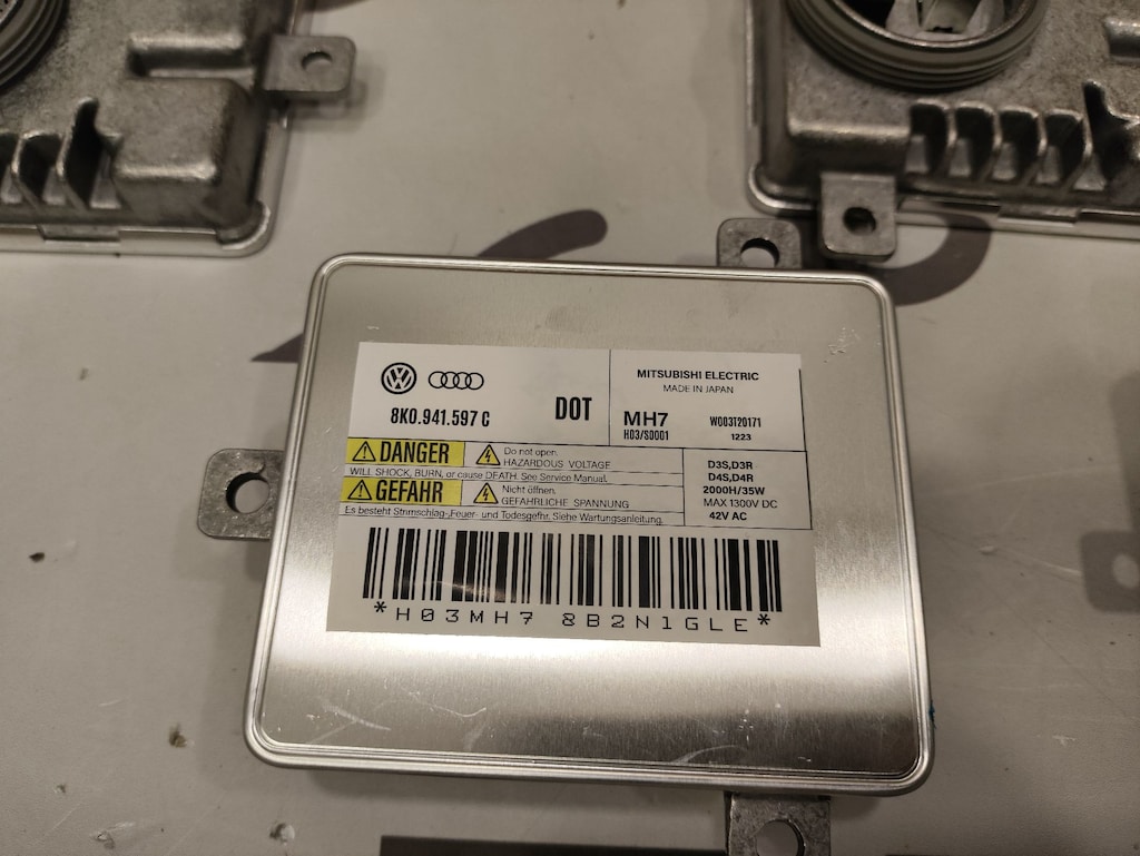 CC XENON FAR BEYNİ 8K0 941 597 C 8K0.941.597 C 8K0941597C - 4