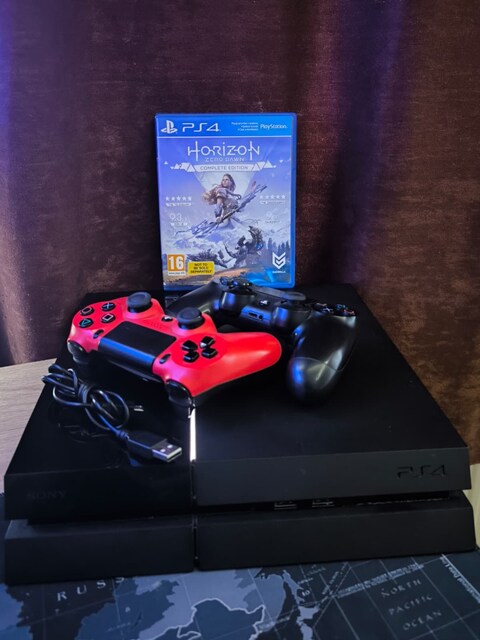 PS4 1TB + 2 Kol + Şarj İstasyonu + Horizon Down Complete Edition