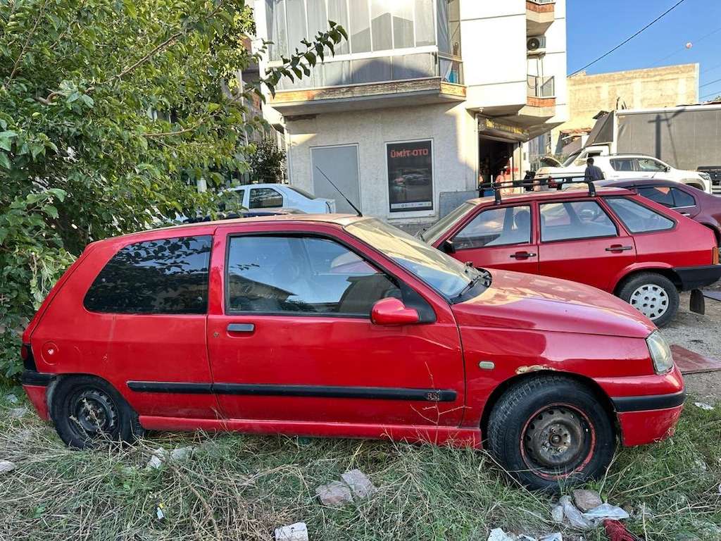 Clio 1 parça olarak satılık - 2
