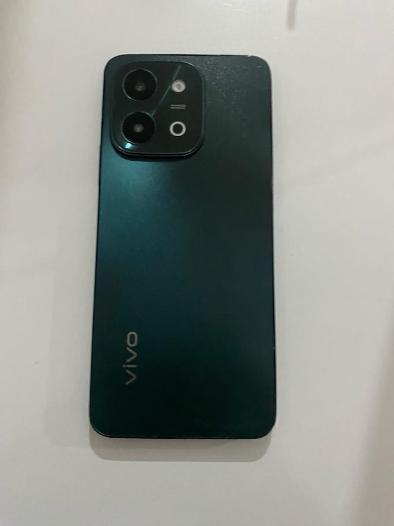 Vivo Y 28 256 gb sadece cam çatlak var. engel değil - 2