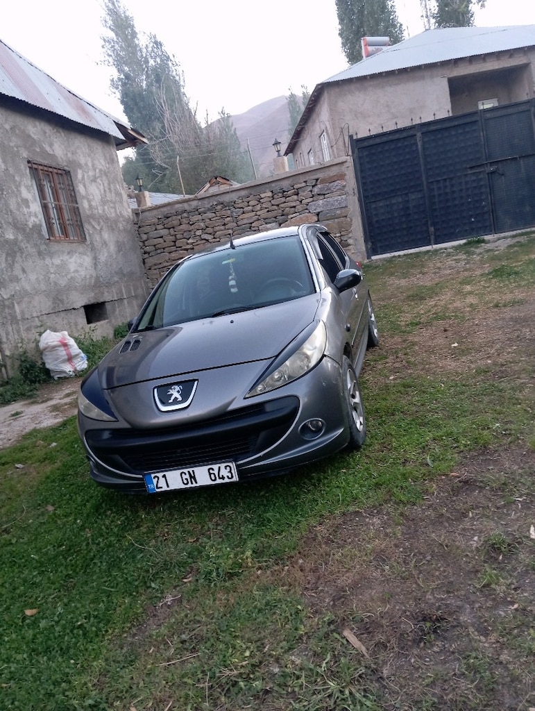 Peugeot Comfort Hecbek Model 2010 - 3