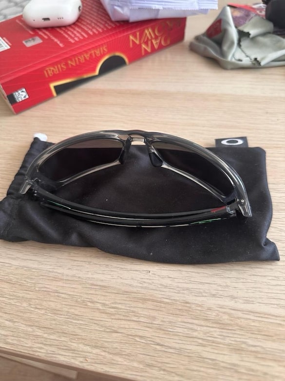 Oakley OO-9331-03 güneş gözlüğü
