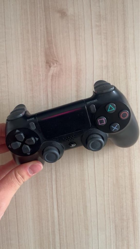 Playstation 4 kolu - 2